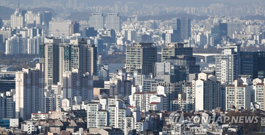 서울 중구 남산에서 바라본 서울시내 아파트 전경 <연합뉴스>